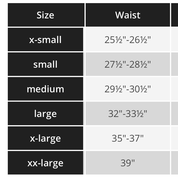 Floral Worthington Top! - Picture 6 of 7